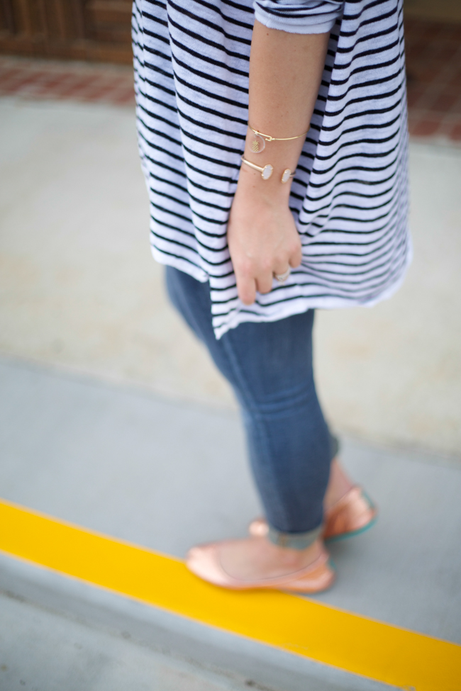 Mae Amor | Skinny Jeans + Oversized Striped Sweater | Tieks Rose Gold Flats, Panama hat, Vera Bradley Quilted Harper Clutch, DL1961 Jeans, Kendra Scott, Moon & Lola, Long Bob Haircut