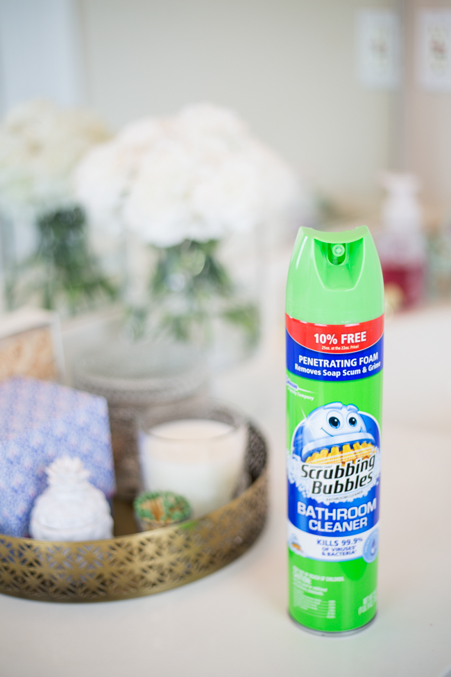 How to Instantly Refresh your Bathroom with Scrubbing Bubbles @walmart - via @maeamor