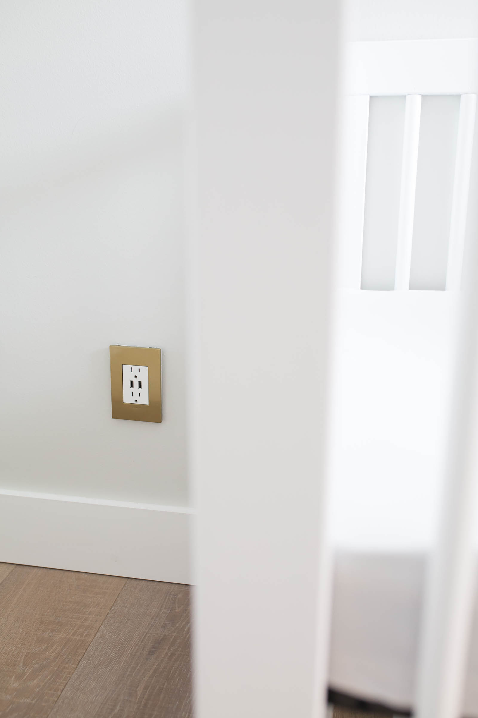 Nursery Finishing Touches with Legrand Adorne Collection | Brushed Brass Wall Plate | Wi-FI Outlet | USB Outlet | Innovative Lighting Controls & Charging Solutions | via @maeamor
