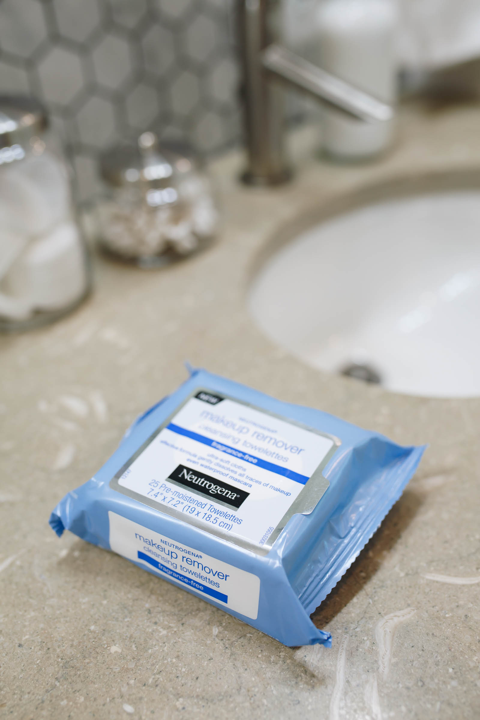 Travel Skincare Routine with Neutrogena™ Makeup Remover Cleansing Towelettes